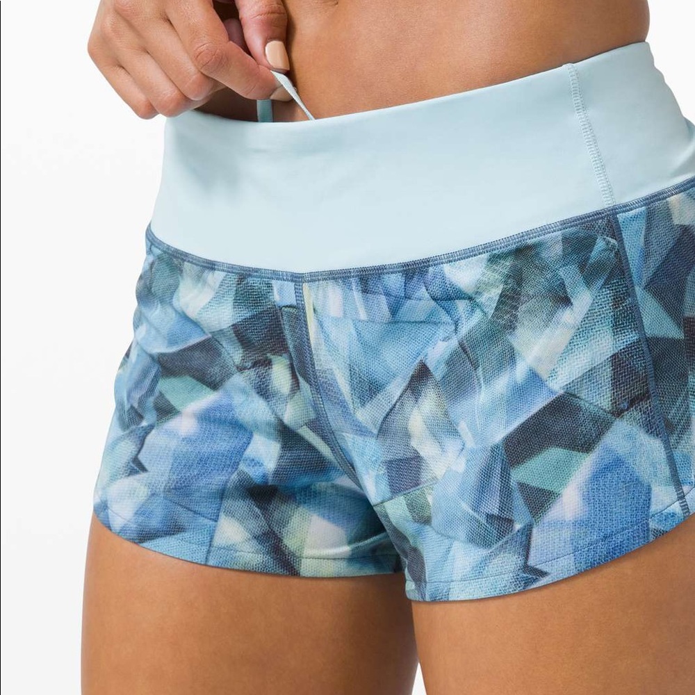 NWT Lululemon Speed Up Shorts 2.5” (Size 4)